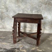 Coffee table, petite table basse indonésienne ancienne moderniste en teck