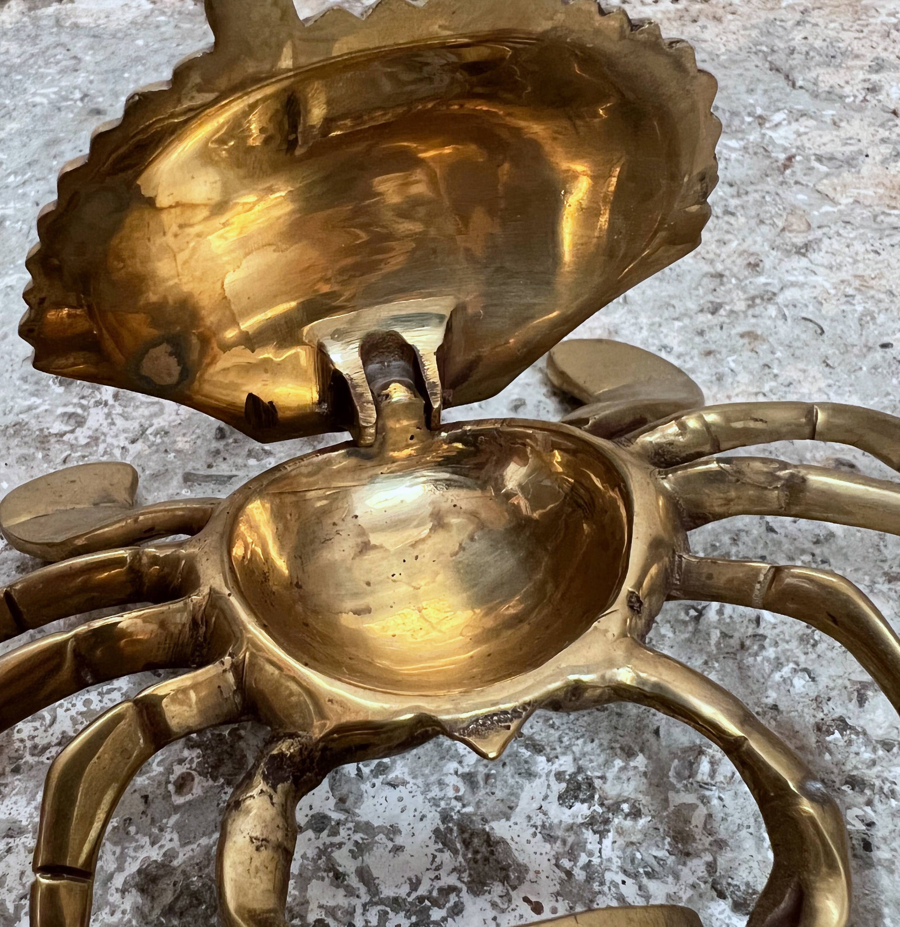 Vintage brass ashtray crab