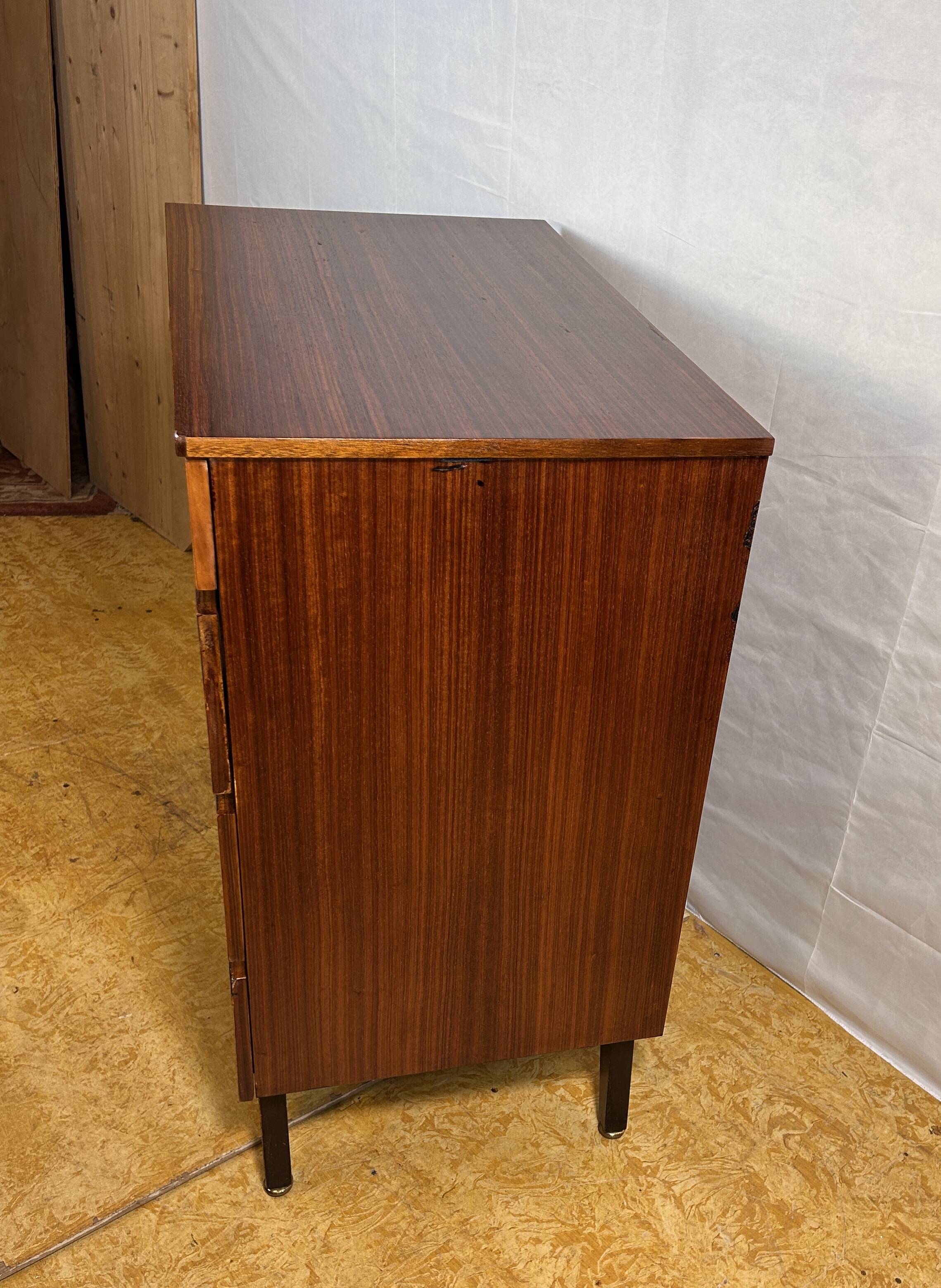 Mid-Century Retro Vintage Teak Chest of Drawers by Meredew (1960s) – Design