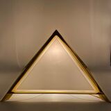 Lampe de table pyramidale en laiton doré, Christos, Italie 1970