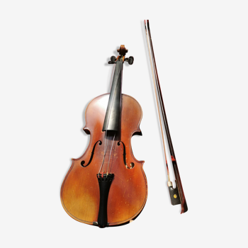 Study violin copy stradivarius with its rigid carrying case