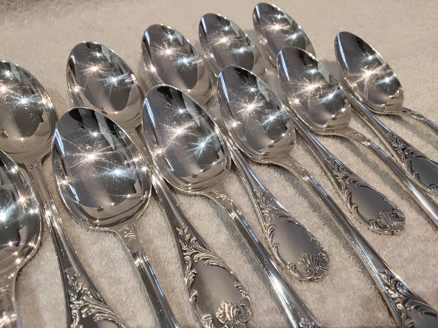 12 silver plated soup spoons by Christofle Marly, 20.6 cm