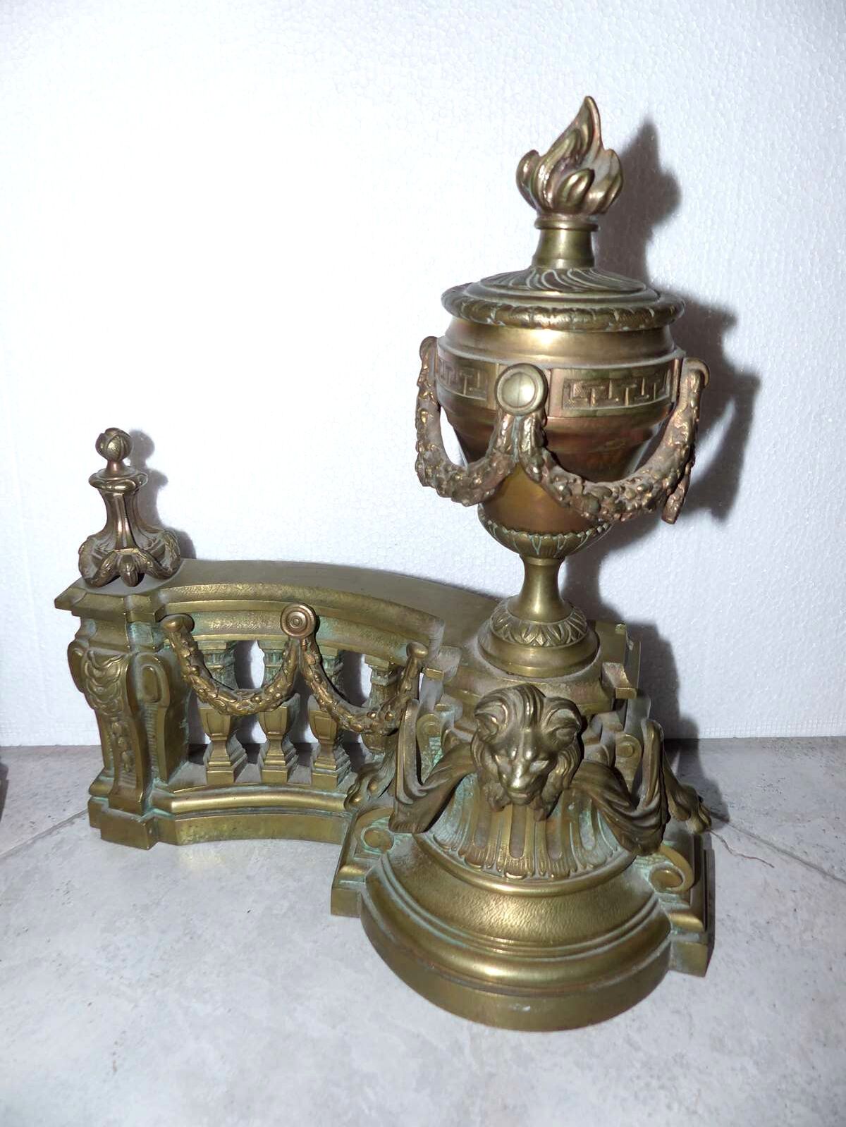 Pair of bronze channels in Louis XVI style - Napoleon III era - 19th century