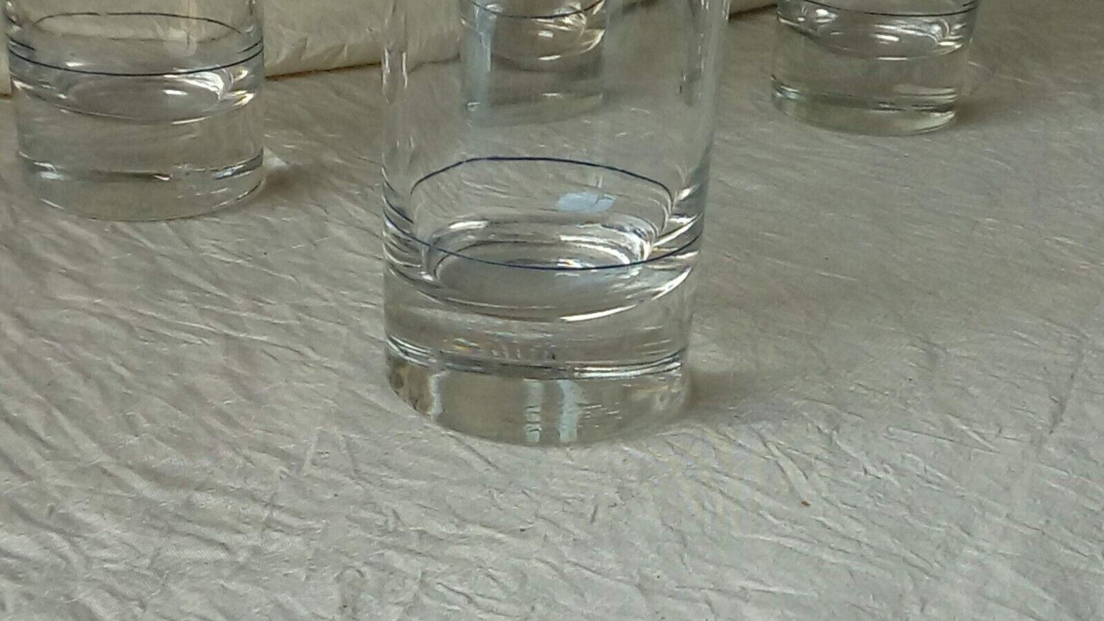 Ricard glasses bistrot misleading glasses