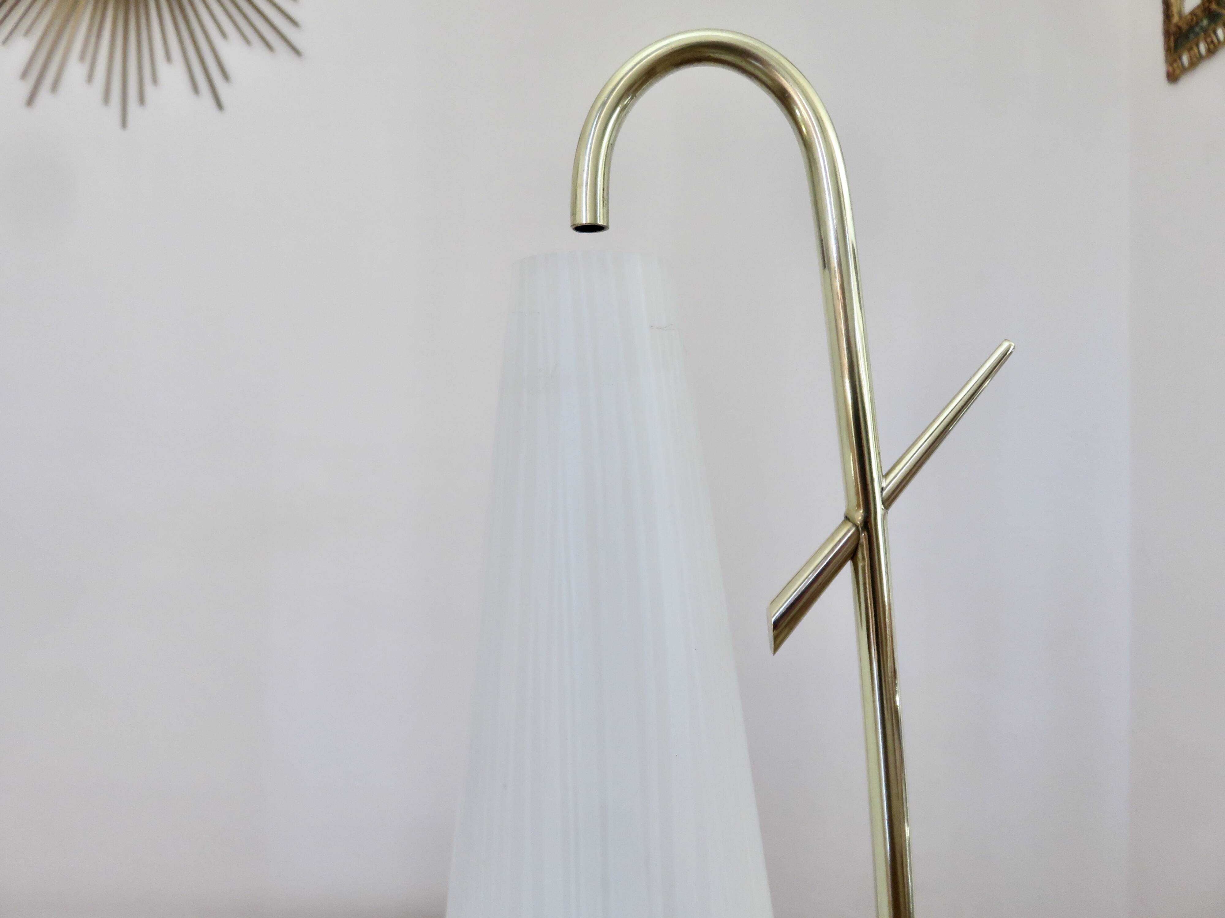 Grande lampe en verre et laiton 1950 1960