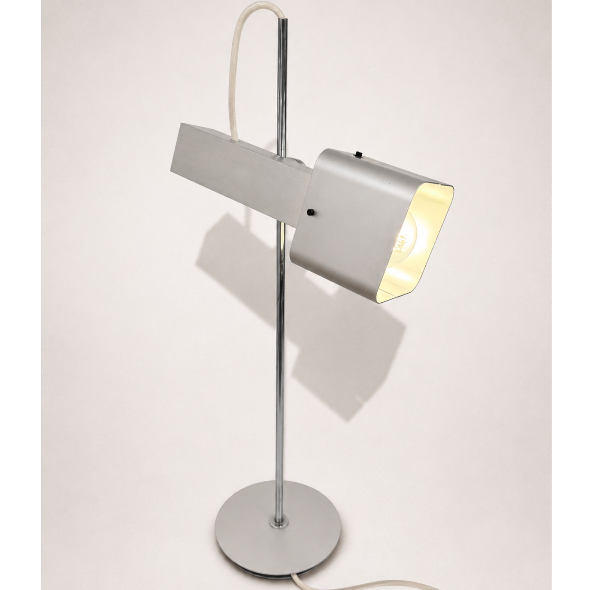 Lampe modèle F 219 par Étienne Fermigier