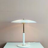 Lampe de table de style art-déco par ikea.