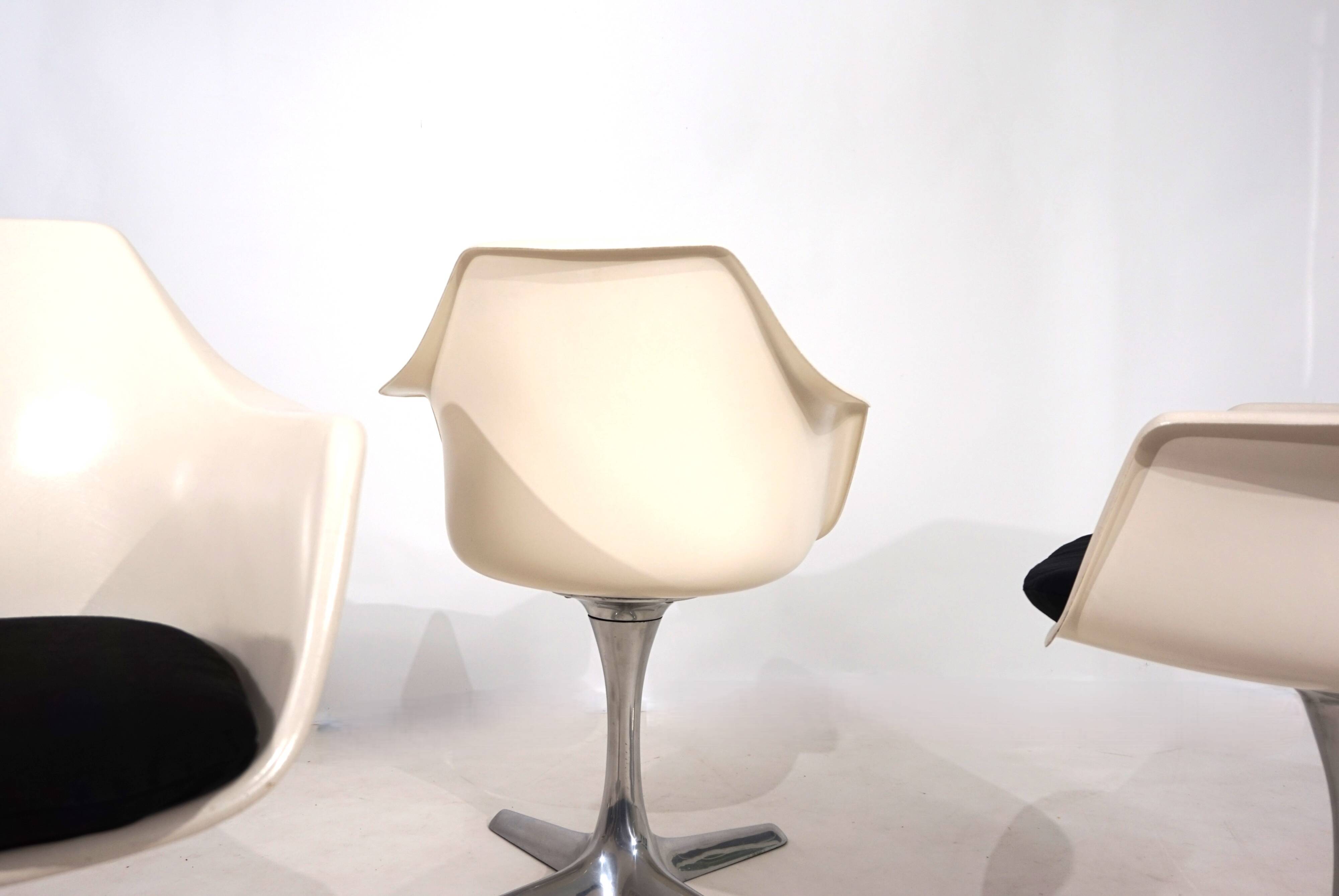 Ensemble de quatre chaises de salle à manger Arkana 116 par Maurice Burke, 1960