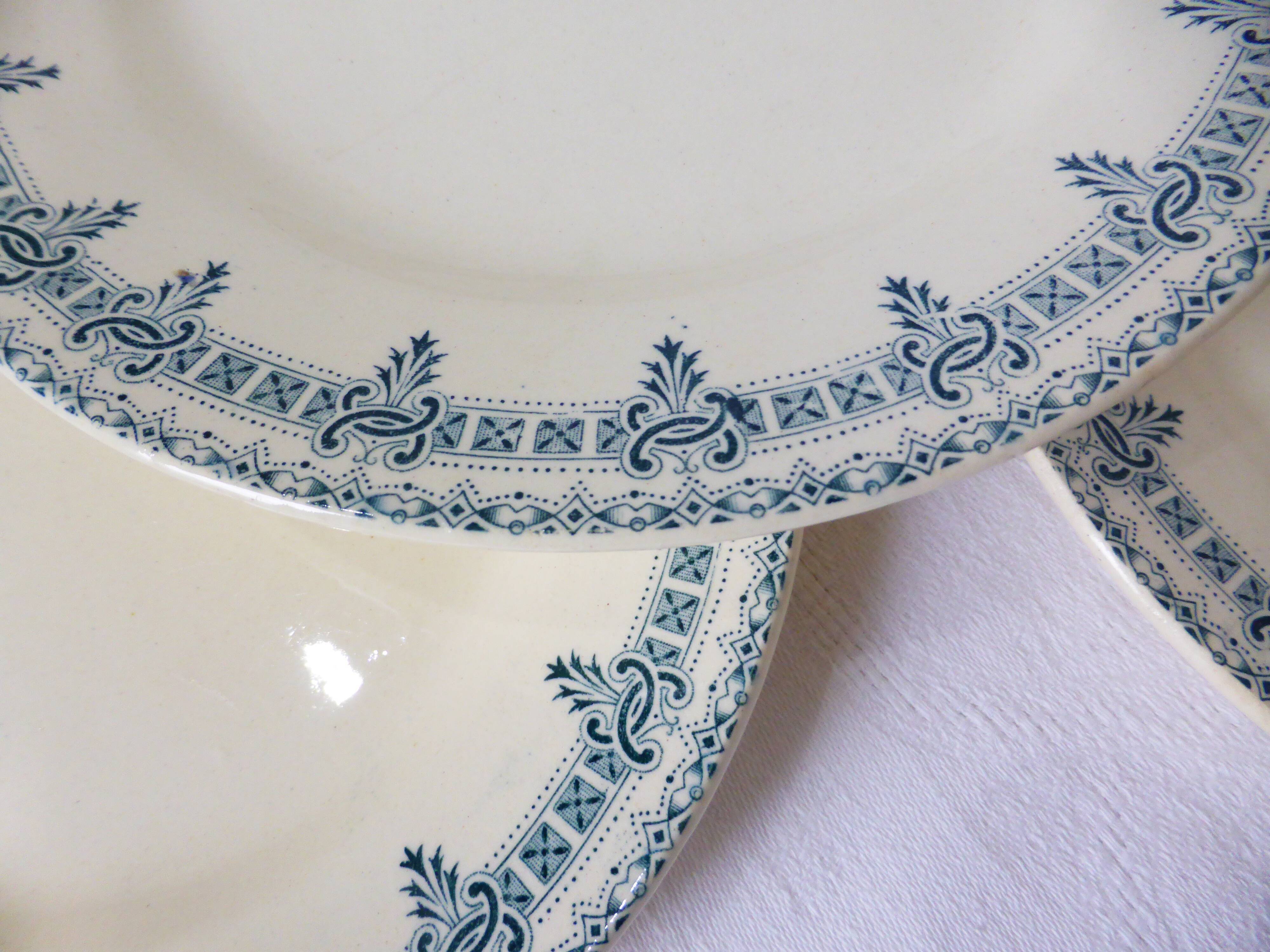 4 assiettes dessert vintage en terre de fer modèle Boetie