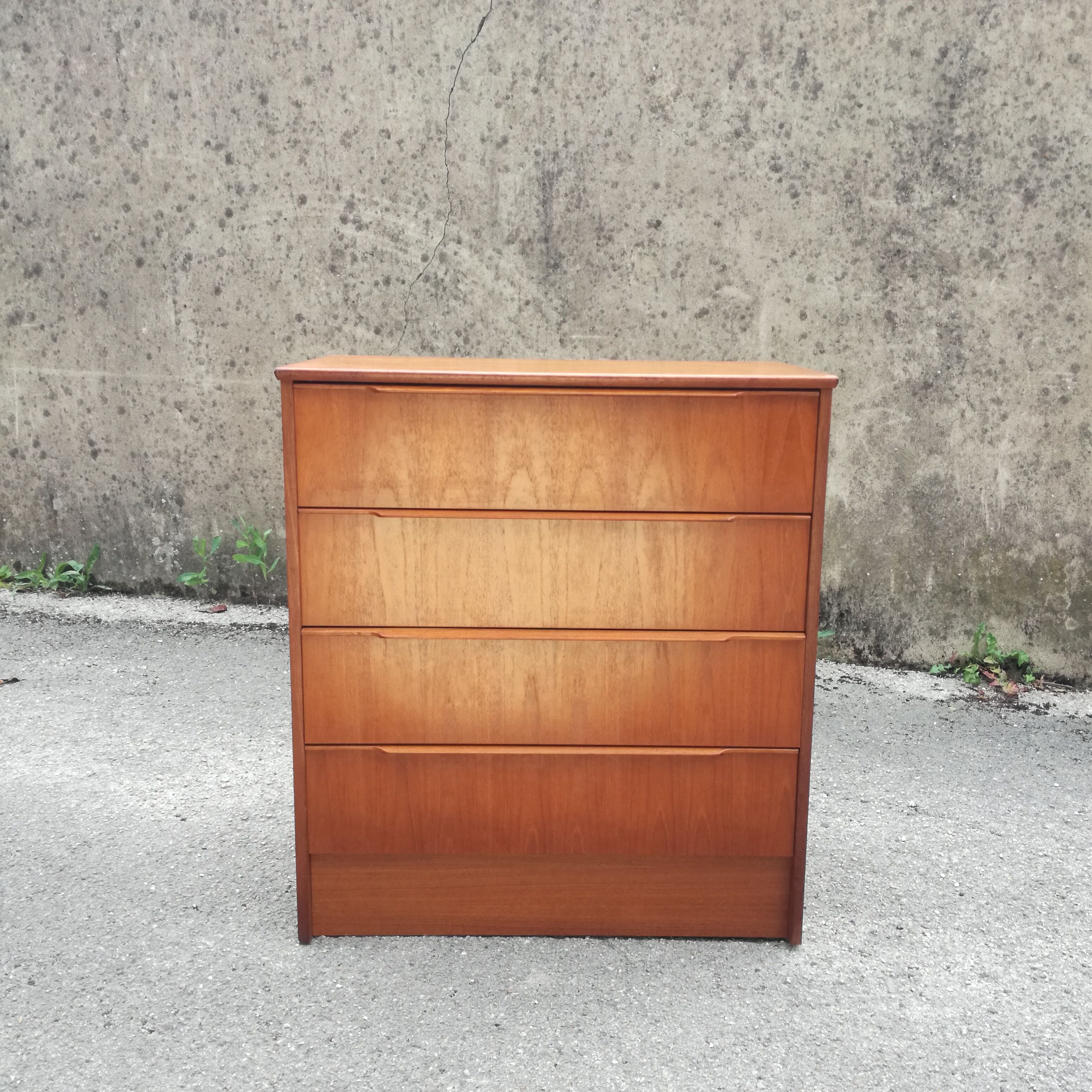 Scandinavian chest of drawers L75