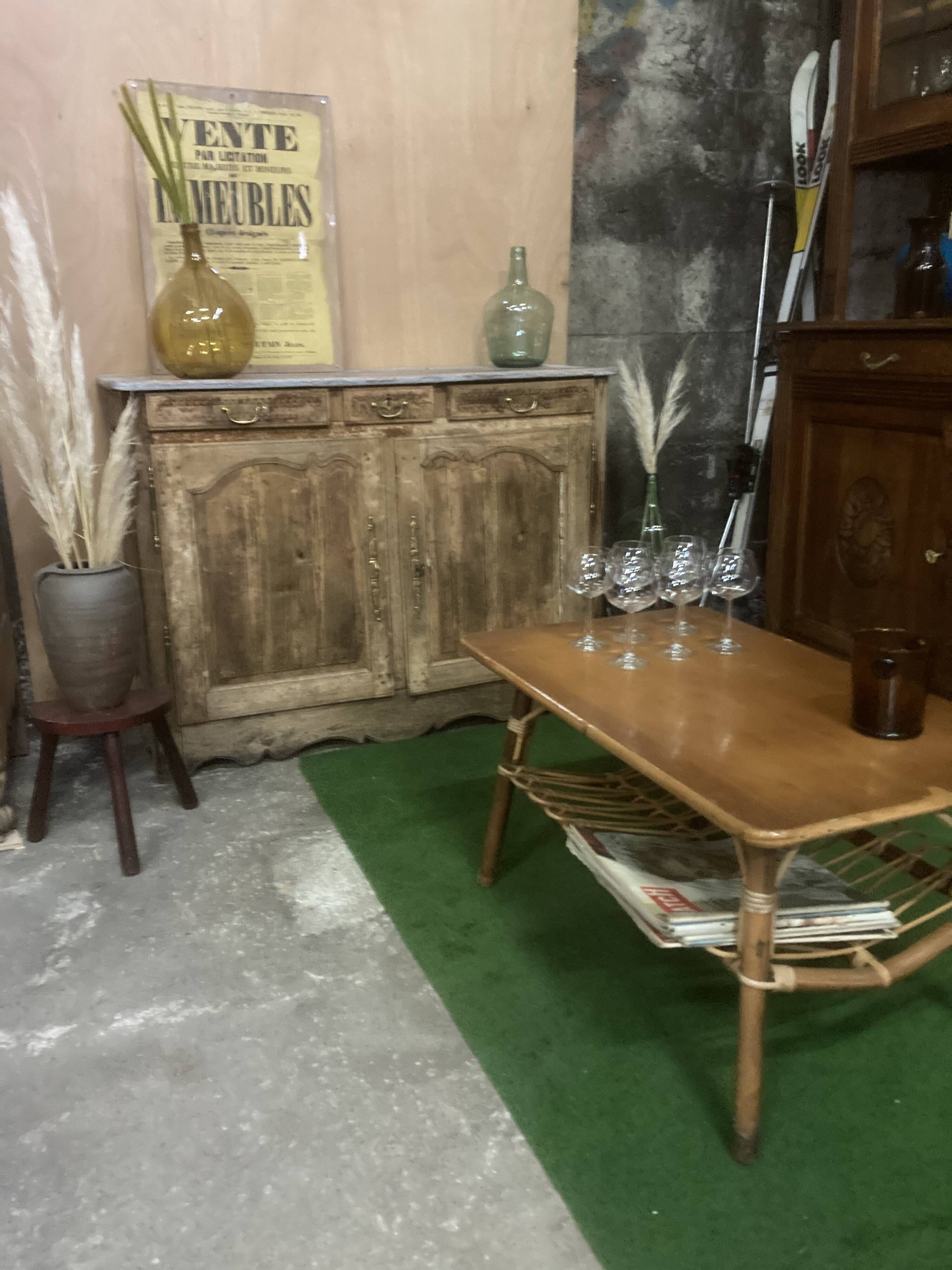 Buffet 18 th raw wood