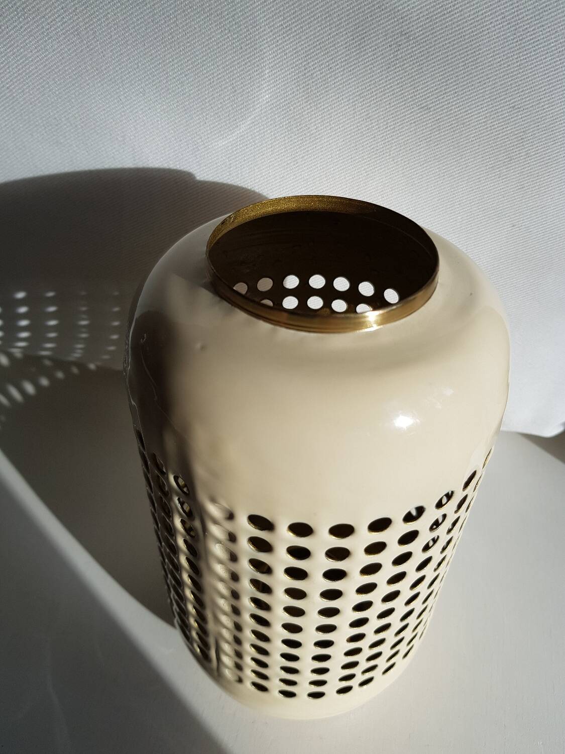 Photophore lanterne arrondie en métal beige