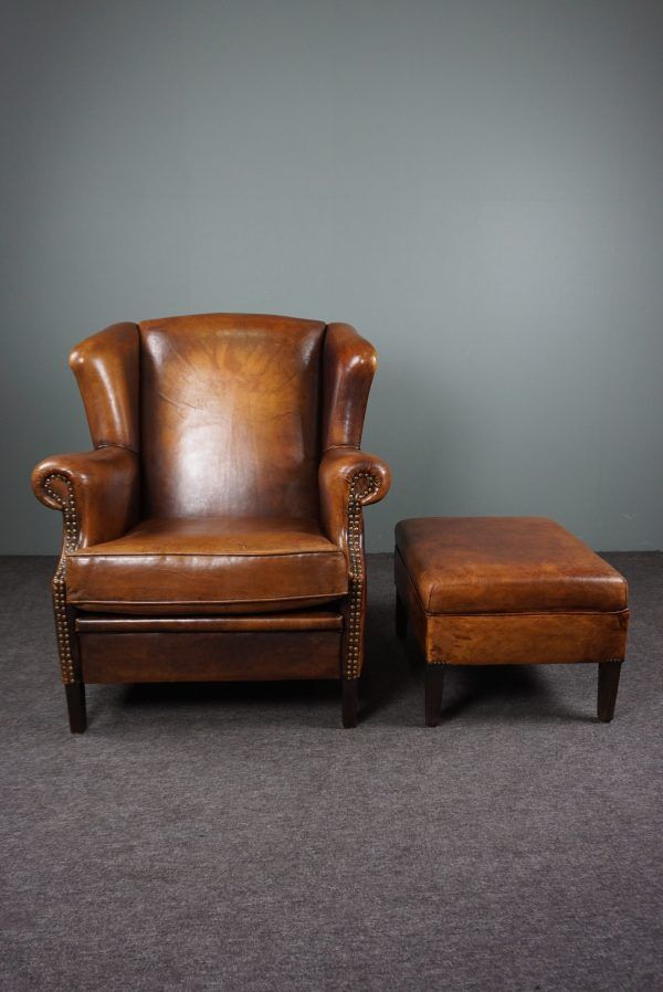 Armchair + sheepskin pouf