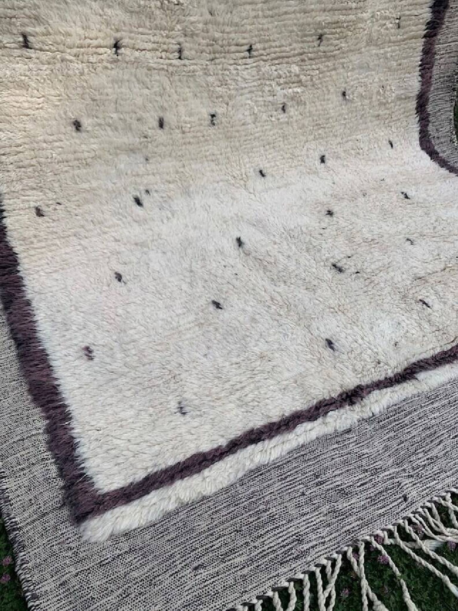 Magnificent handcrafted rug 250cm x 150cm
