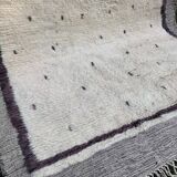 Magnificent handcrafted rug 250cm x 150cm