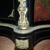 Authentic chest of drawers