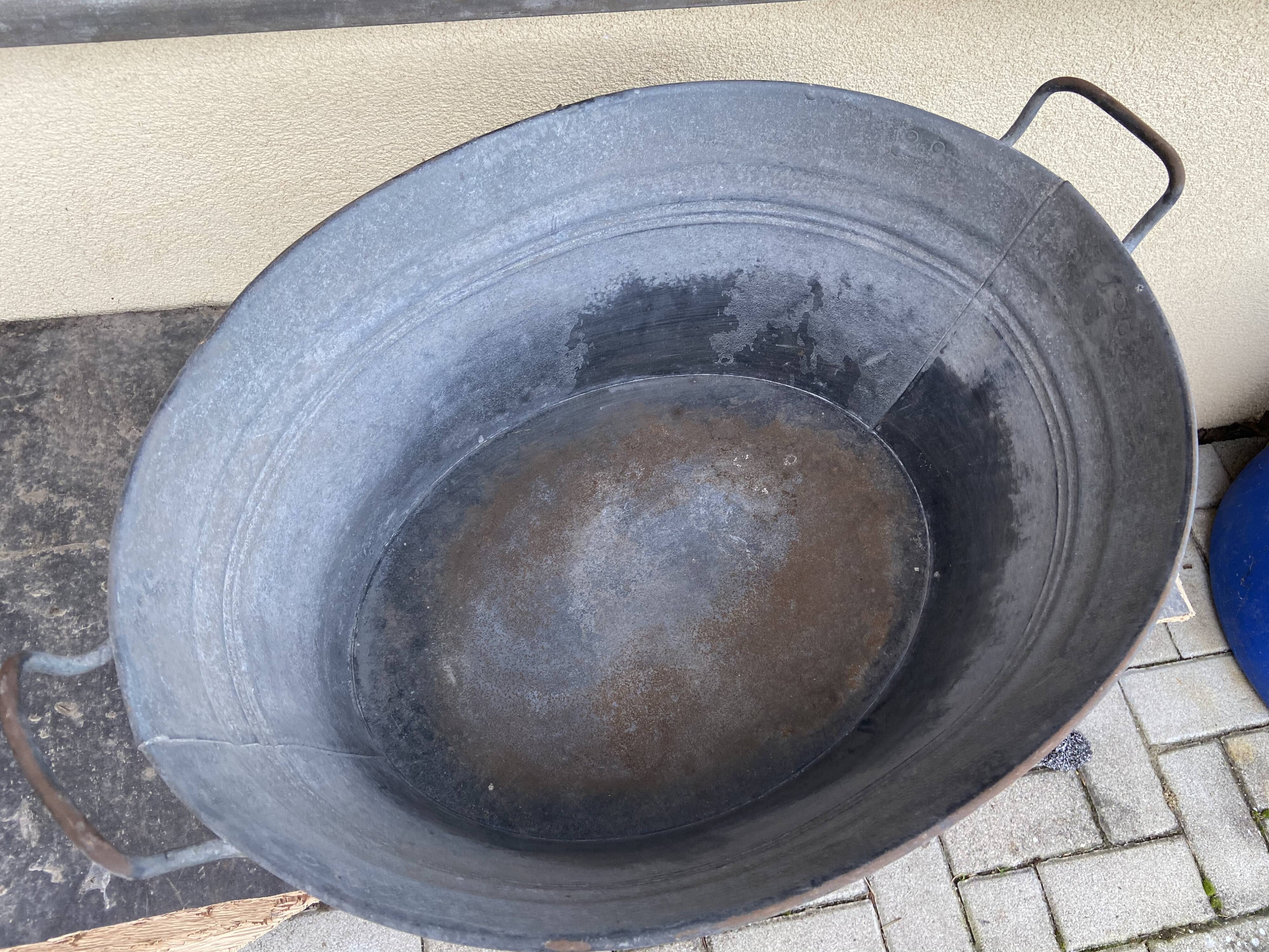 Vintage zinc galvanized basin