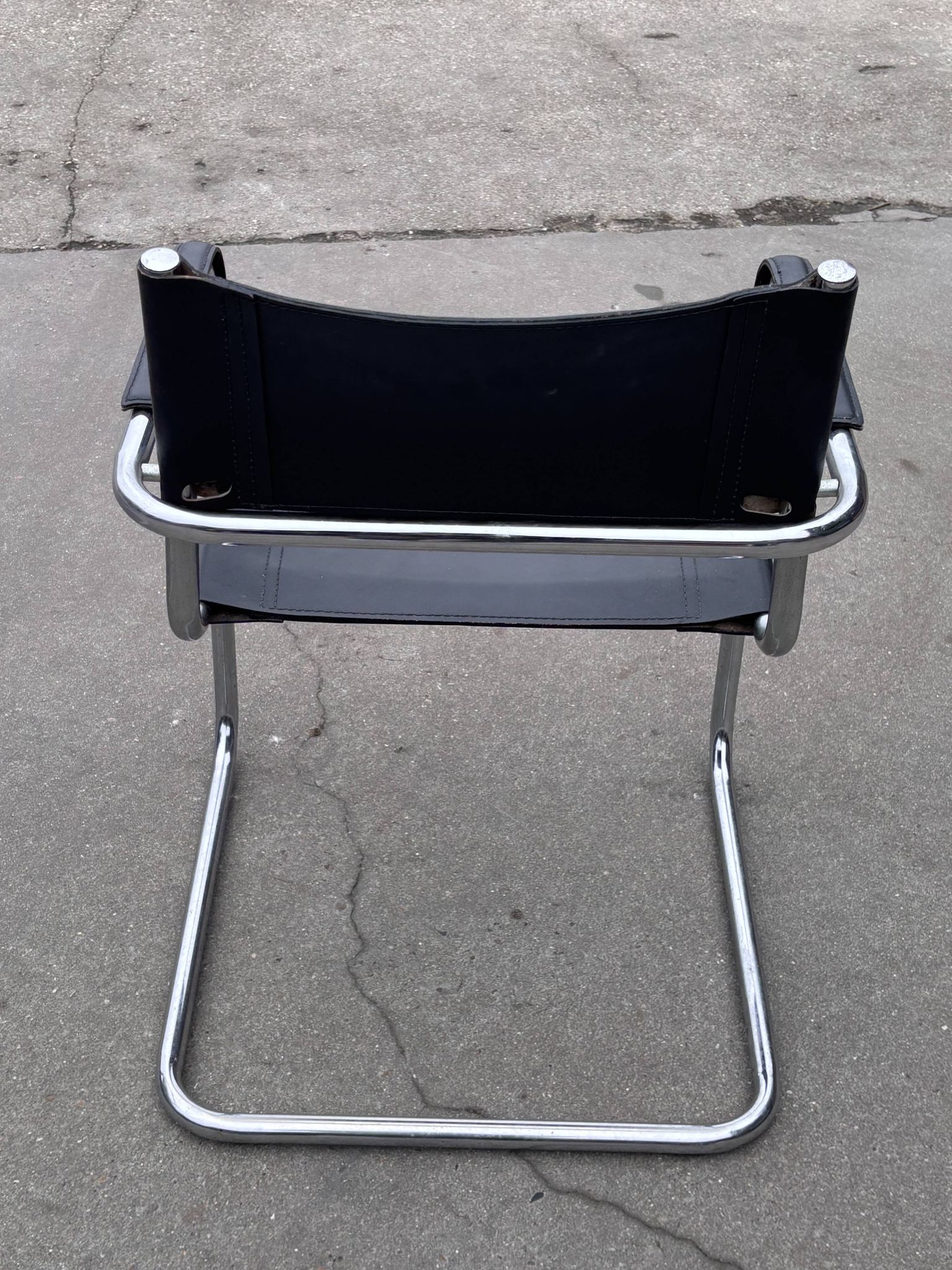 Set of 4 bauhaus cantilever chairs black leather and chrome design 80's