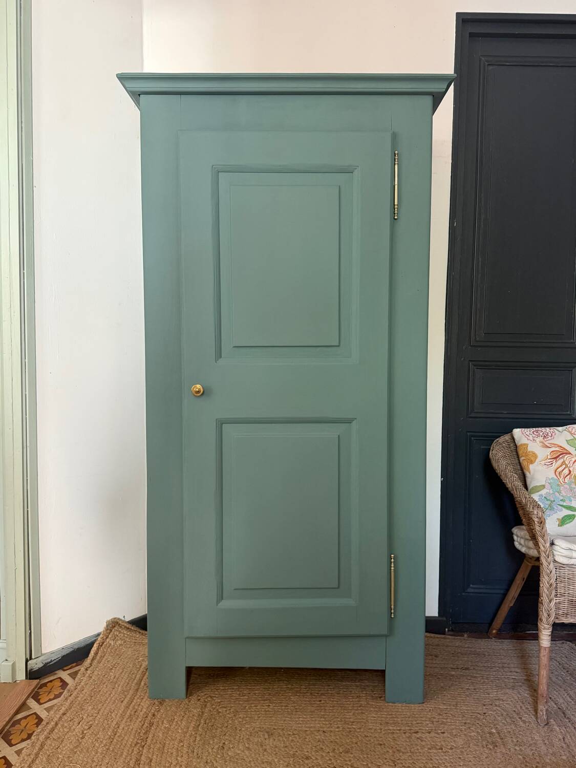 Solid wood cupboard