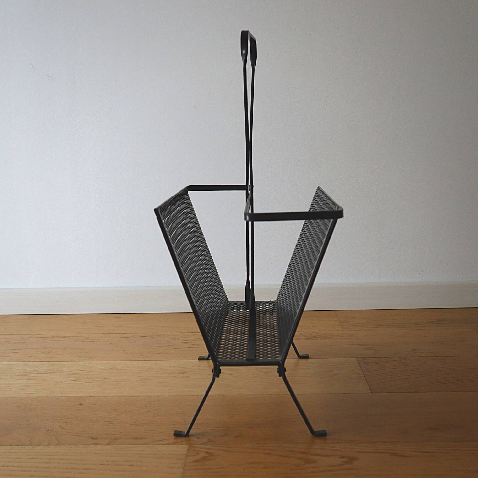 Black magazine holder Mathieu Mategot