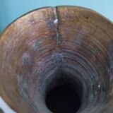 Jolie paire de vases asiatiques anciens en bronze