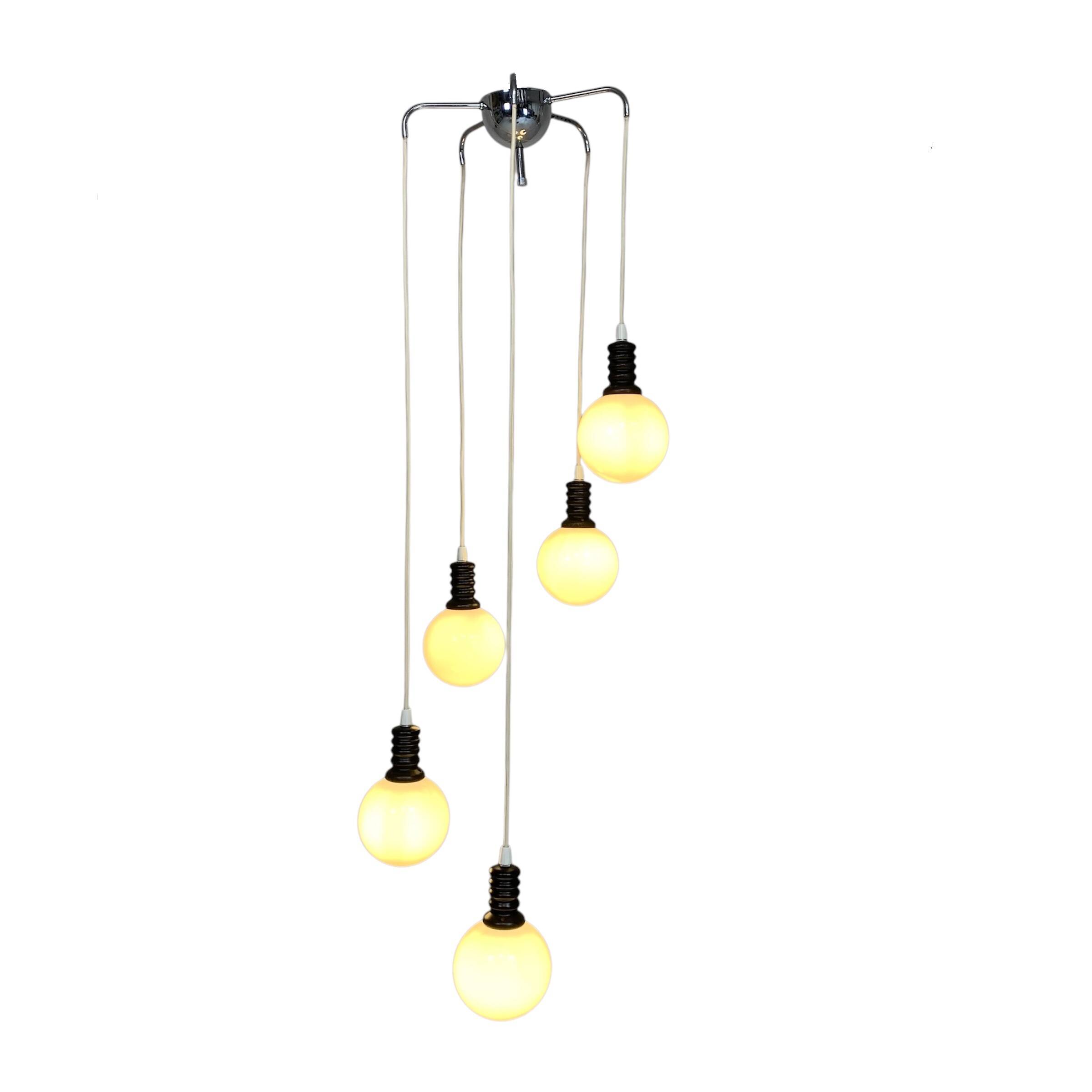 Lampe suspendue Cascade avec 5 boules en verre blanc, années 70