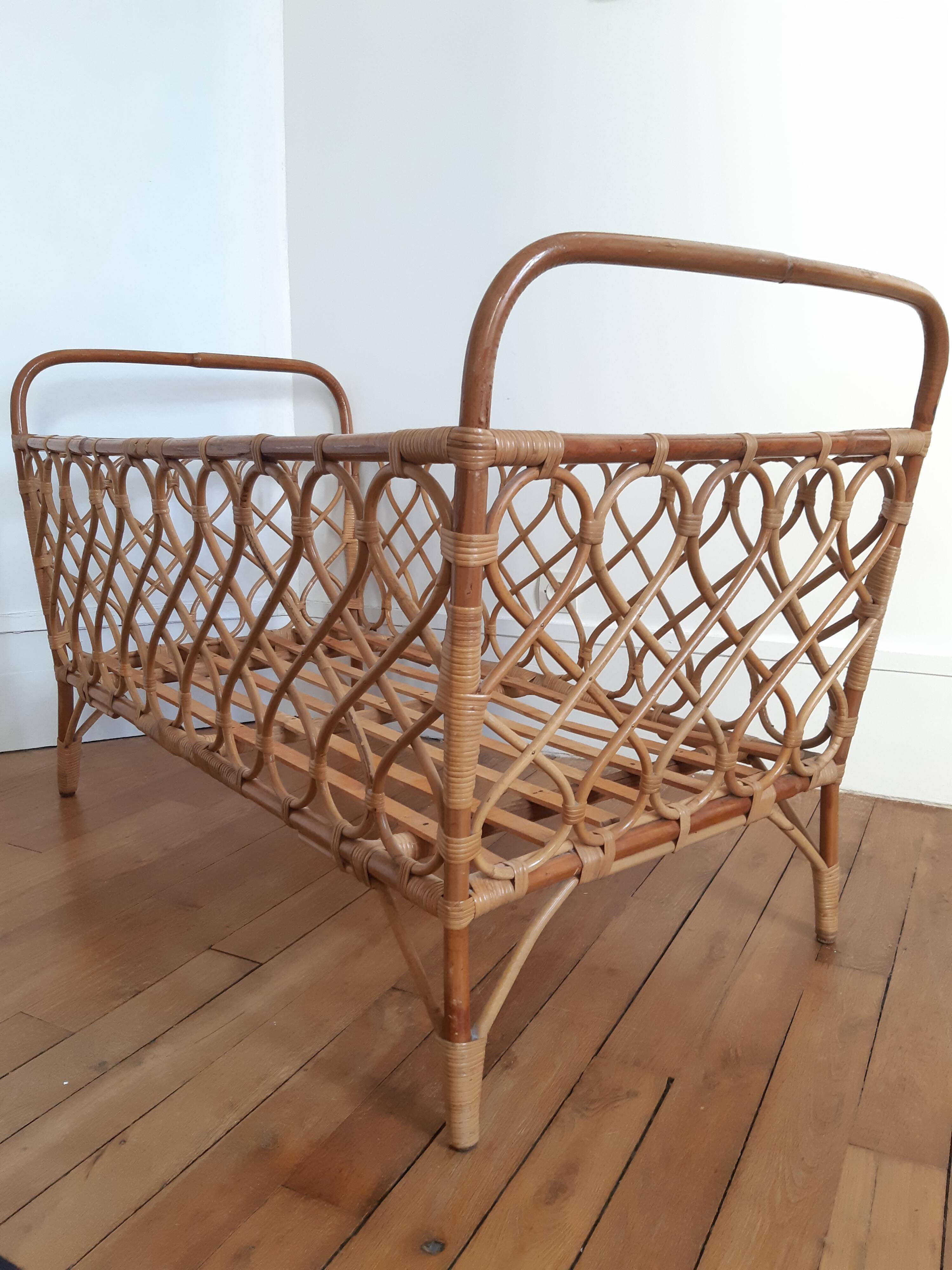 Rattan crib/child