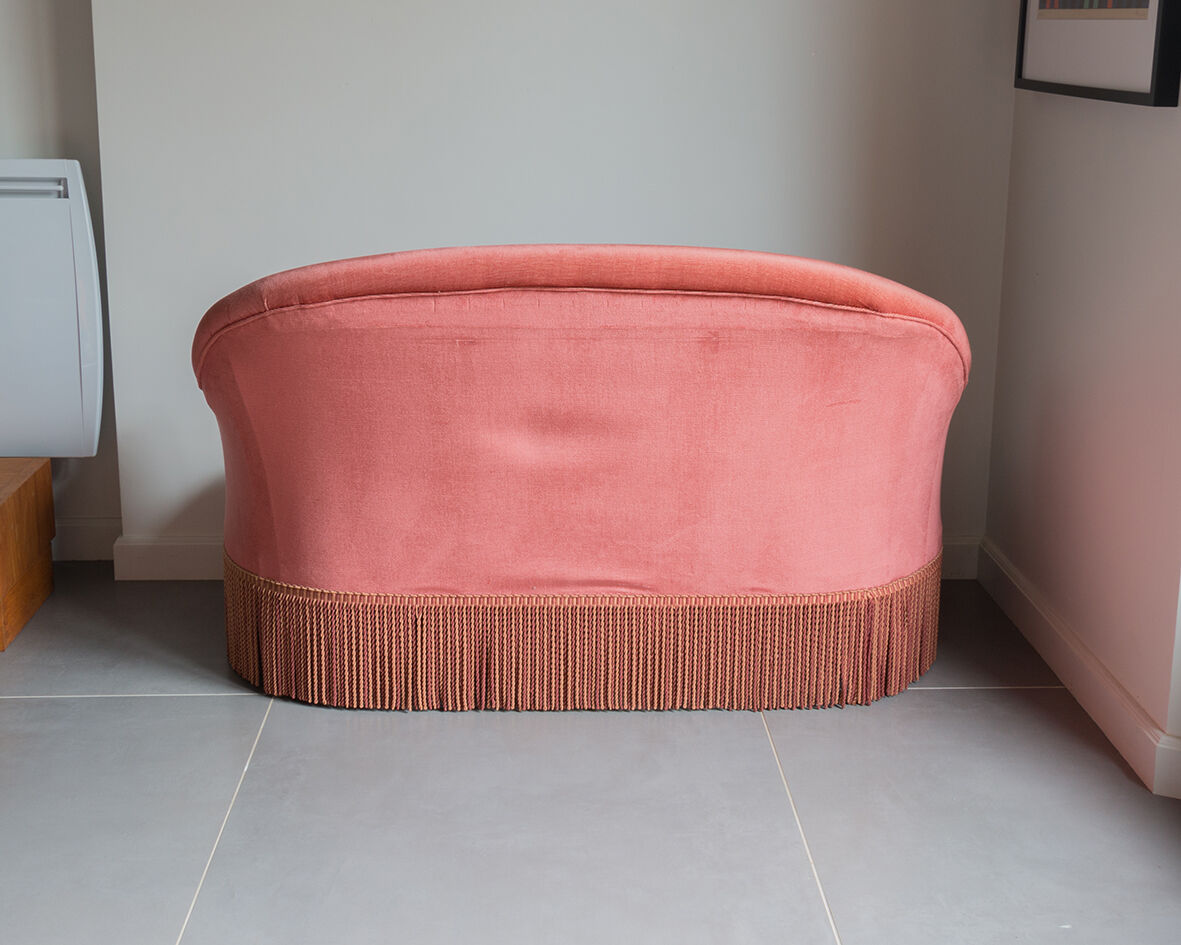 Old pink toad bench