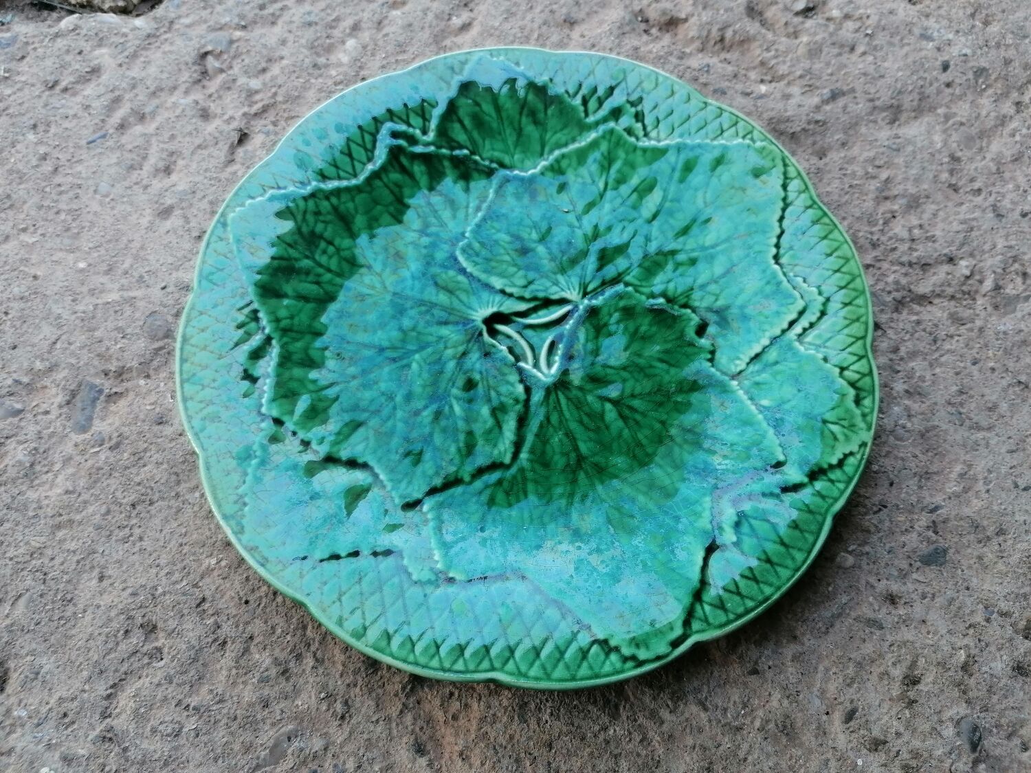 Gien vine leaf dessert plate in Vintage barbotine.