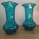 Paire de vases style Biot en verre soufflé turquoise, années 1950-1970