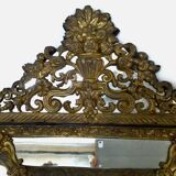 Miroir à parclose en laiton repoussé XIXème - 65x39cm