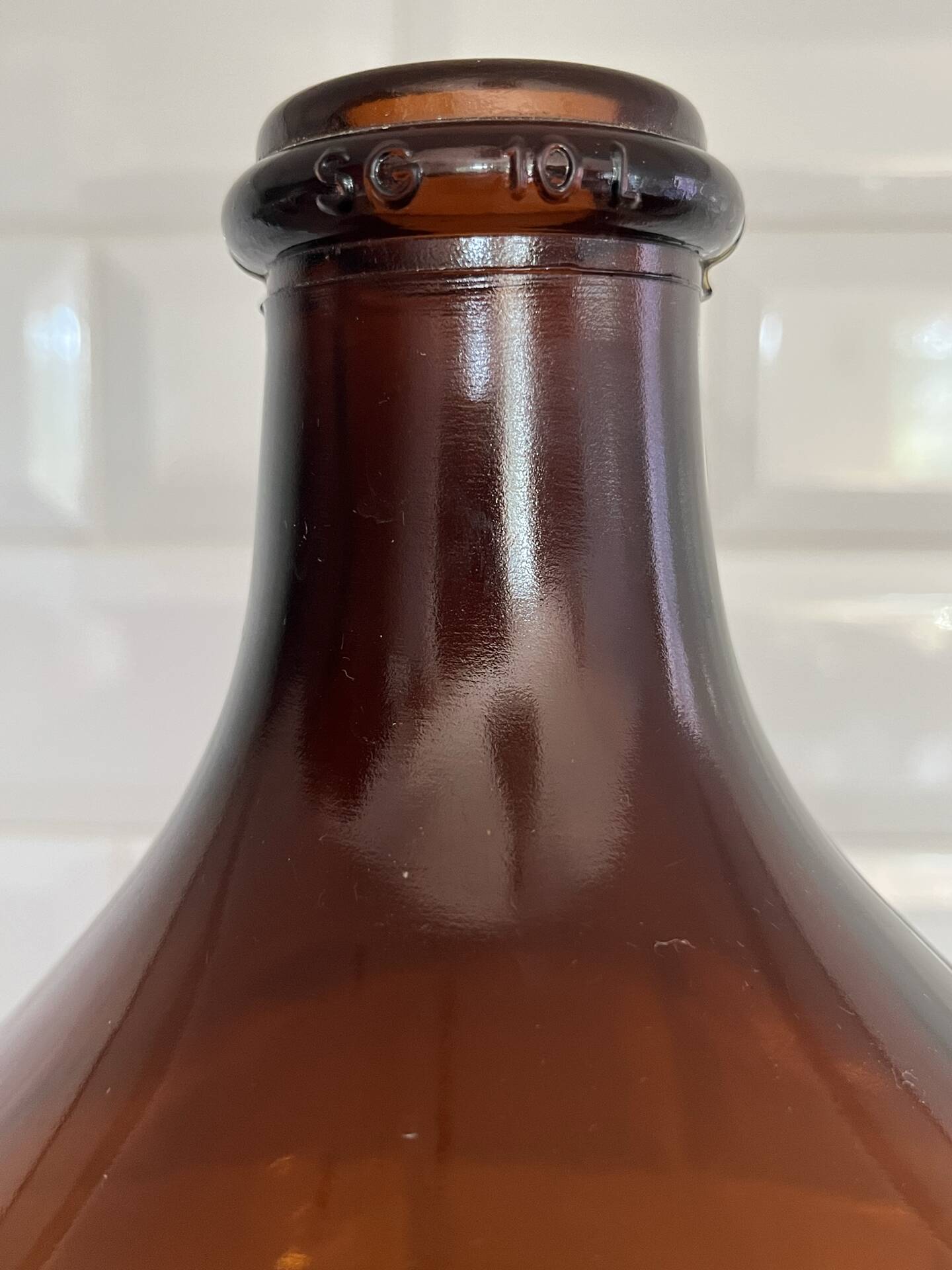 Amber demijohn 10L