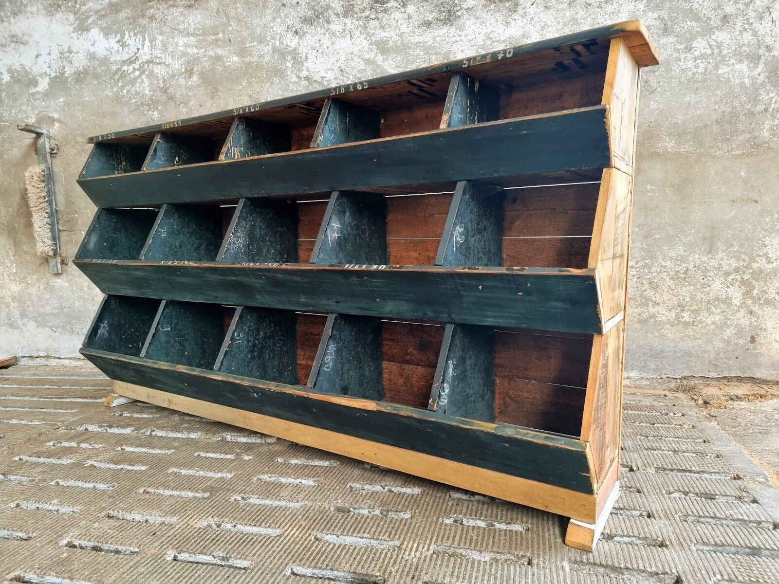 Old grutter cabinet shop cabinet