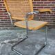 Chaise modèle Cesca de Marcel Breuer avec accoudoirs B64