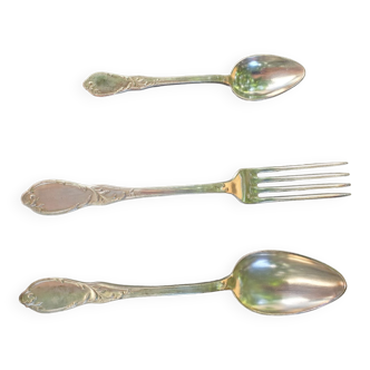 Silver metal cutlery set