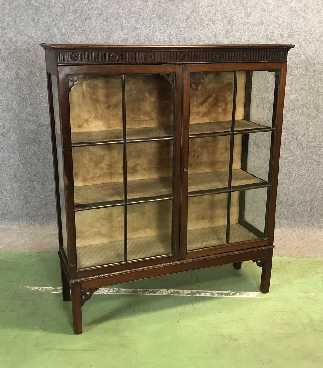 Showcase mahogany XIX