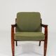 Fauteuil rétro en tissu boucle vert, forme ergonomique