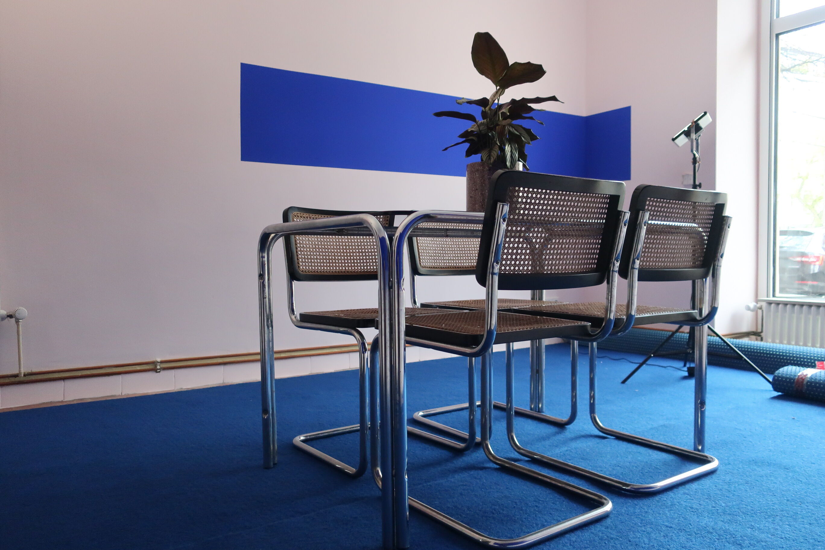 Table and 4 chairs by Marcel Breuer from the 70/80