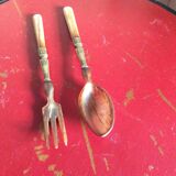 Salad servers
