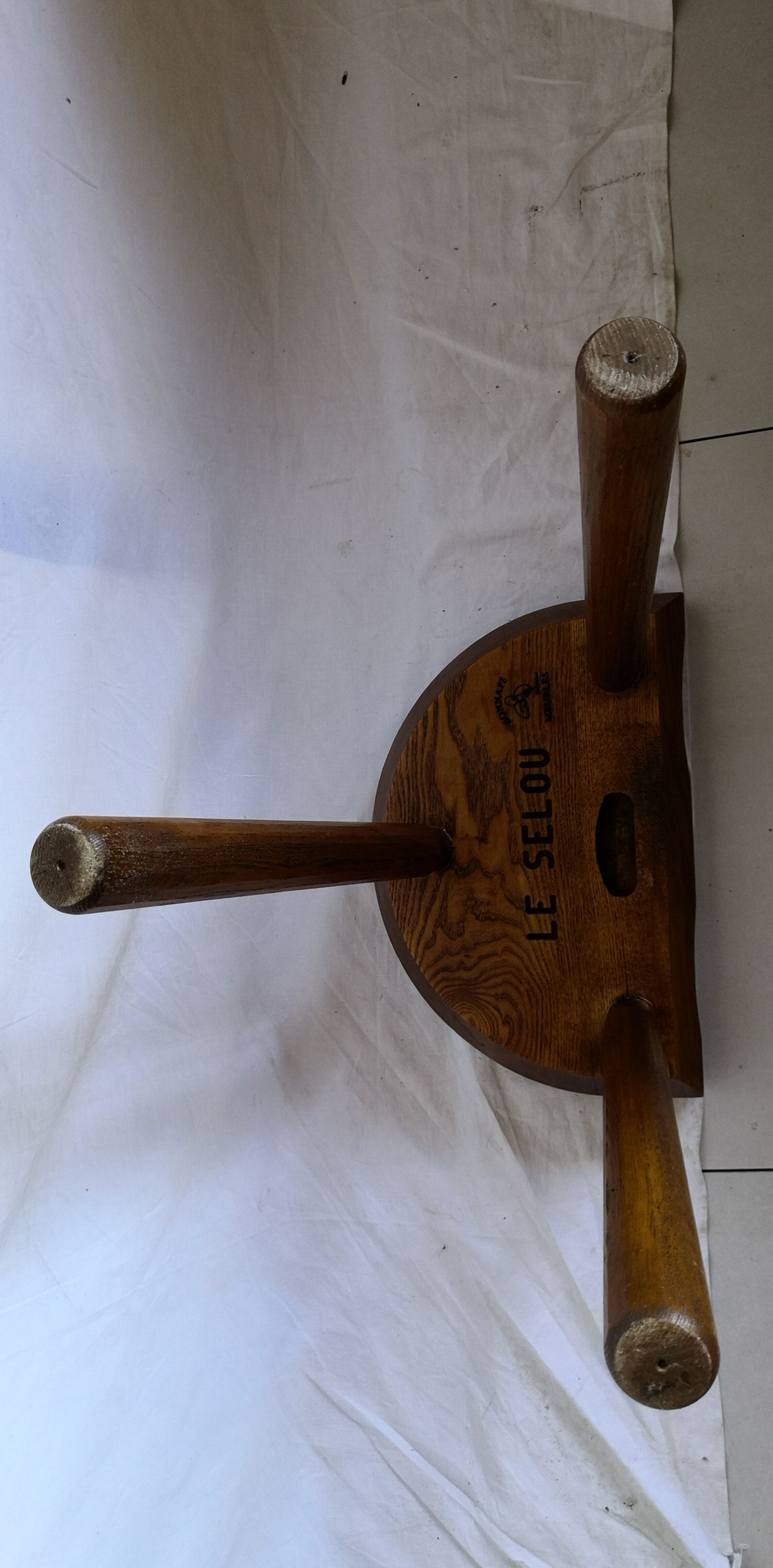 Brutalist olive tripod milking stool "le selou" aveyron