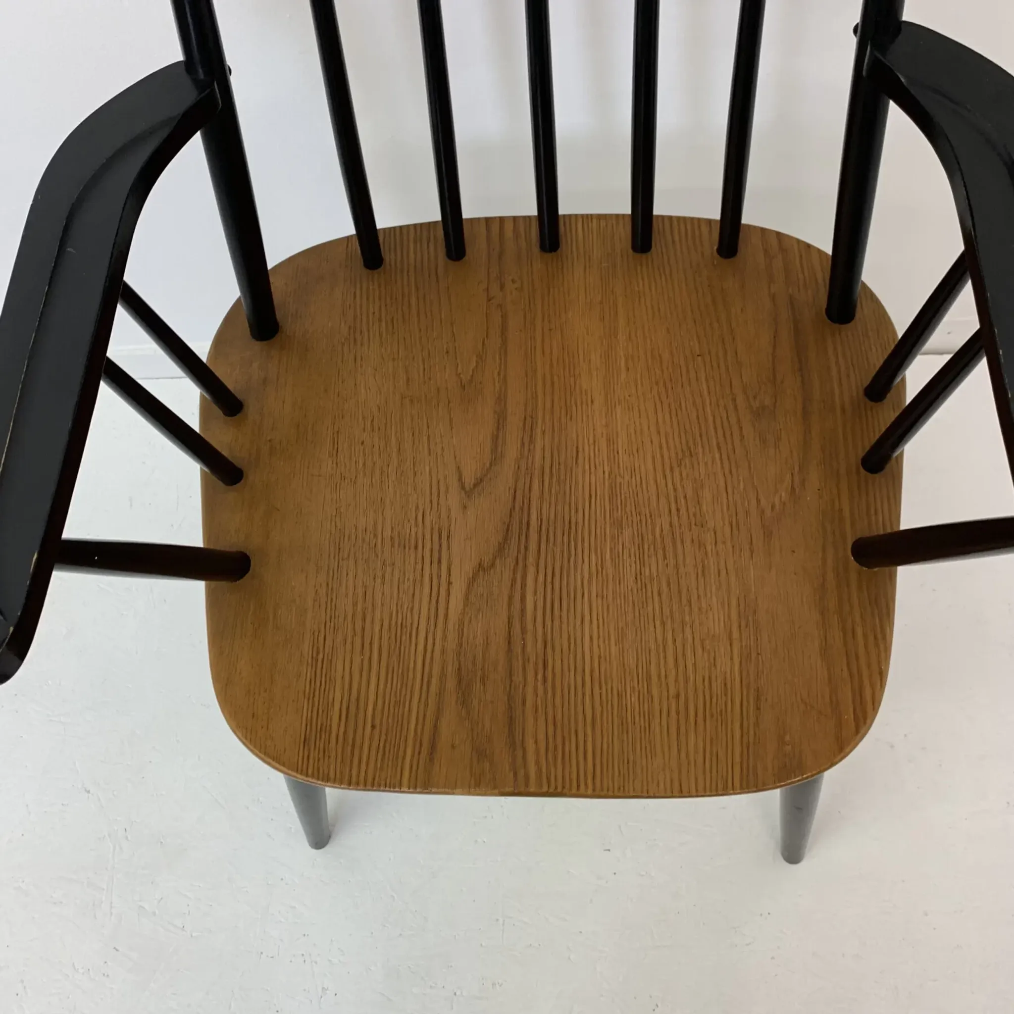 Chaise Ilmari Tapiovaara avec accoudoir, années 1960.