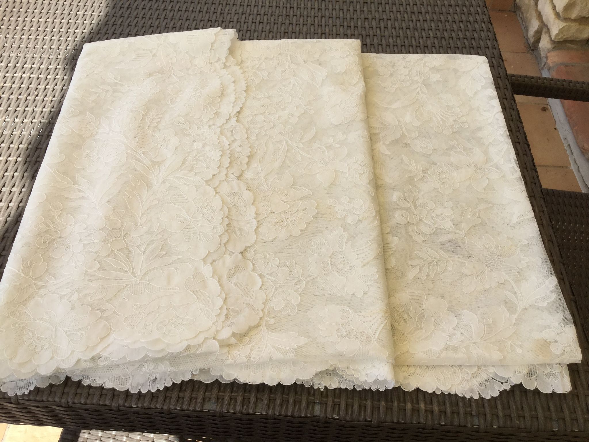 Lyon lace tablecloth from the prestigious brand Doguin made on crafts in Tulle