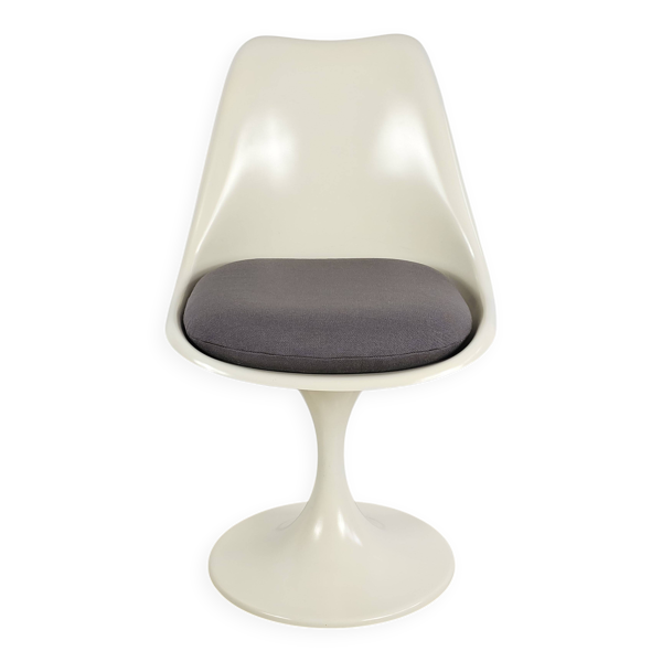 Chaise vintage : le caractère rétro à votre table