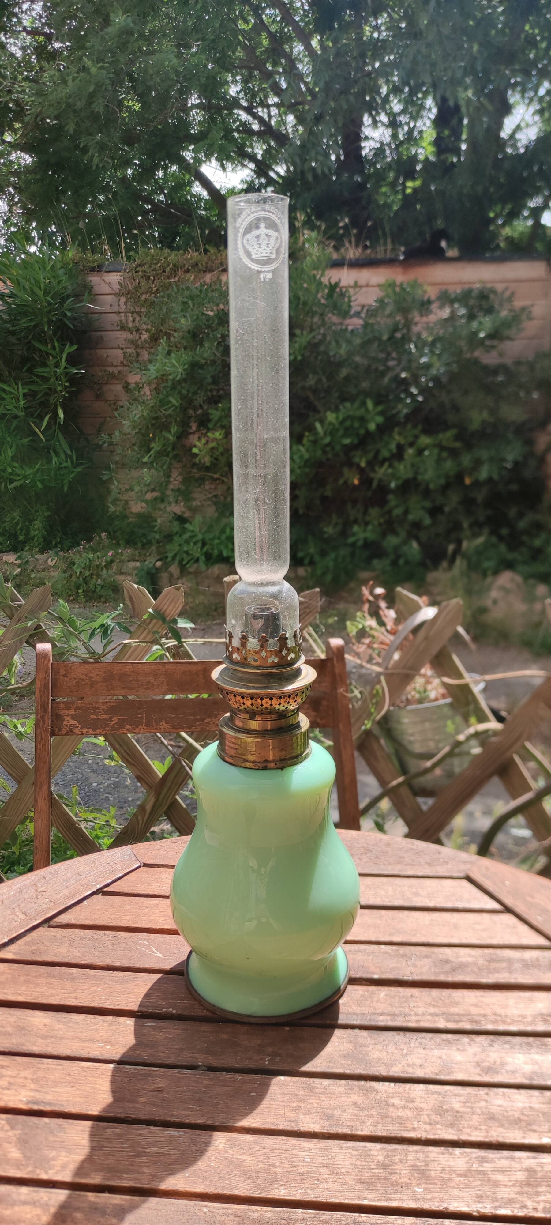 Set of 2 opaline lamps