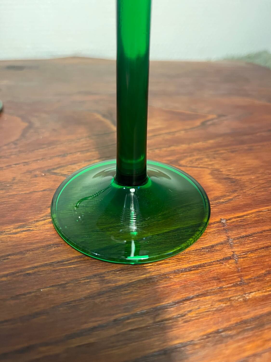 Wine glass with chiseled decoration