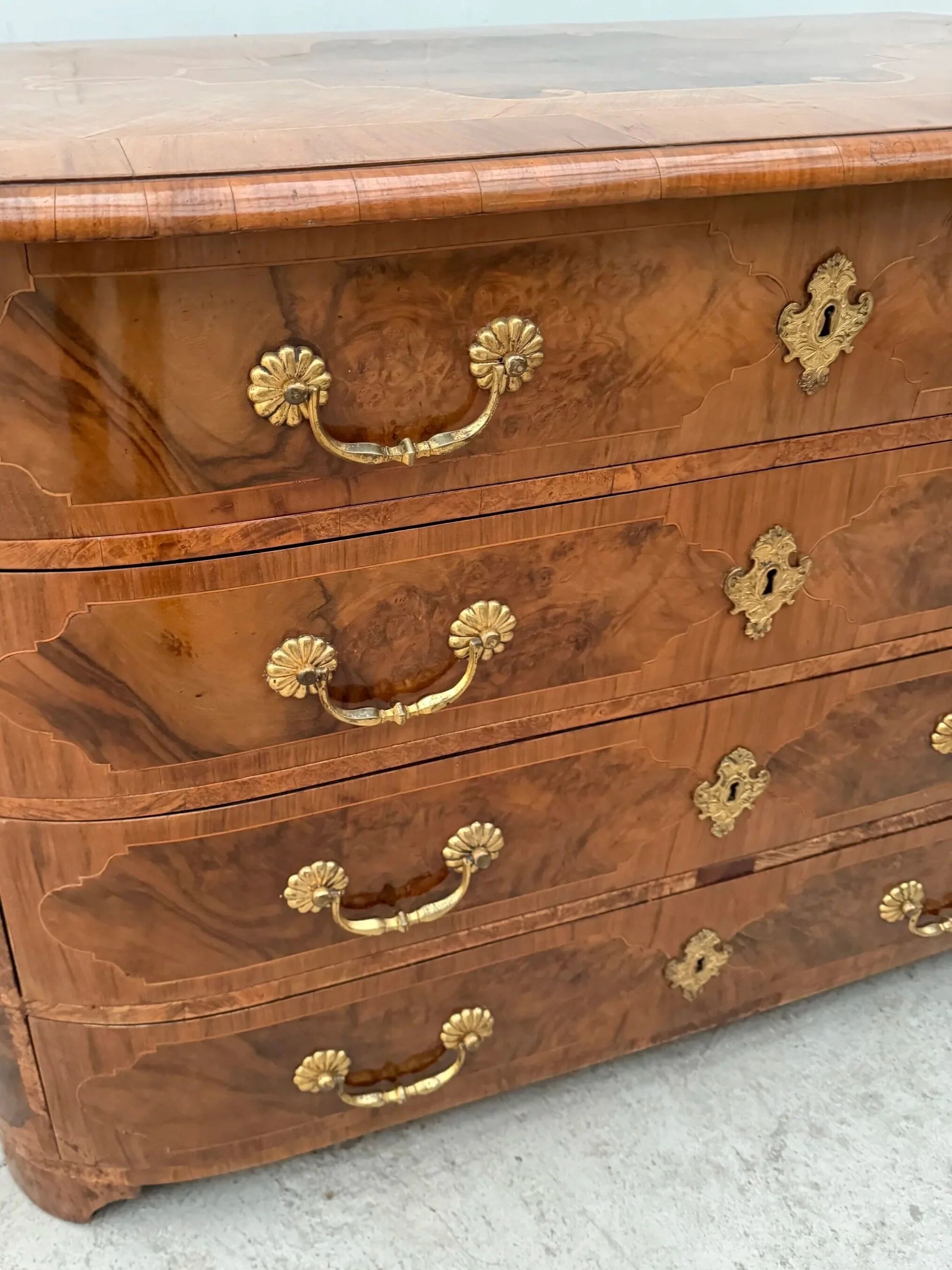 Marquetry commode from the Louis XIV period, early 18th century, Portugal.