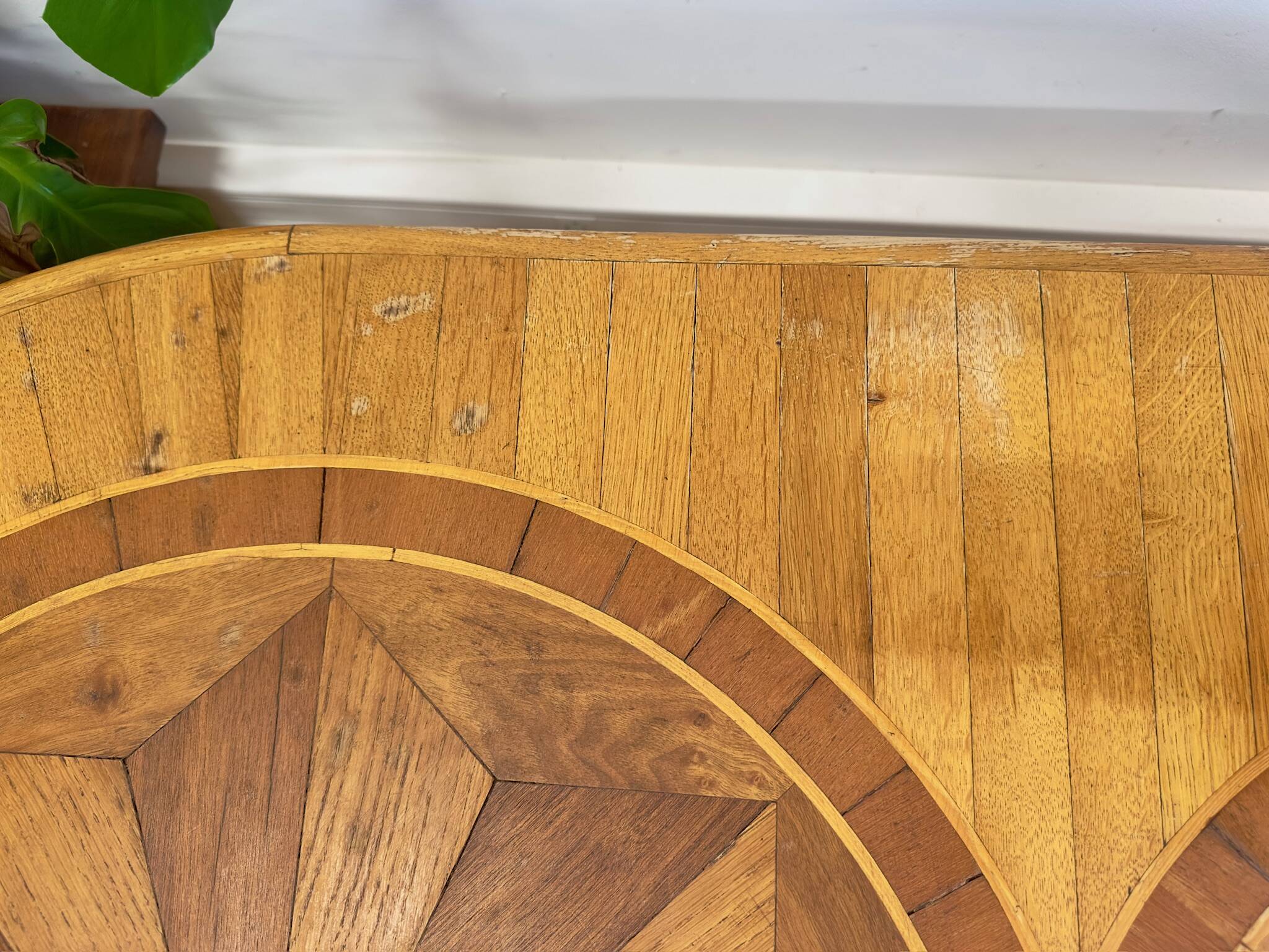 Large marquetry wooden dining table – Top with rosette decoration