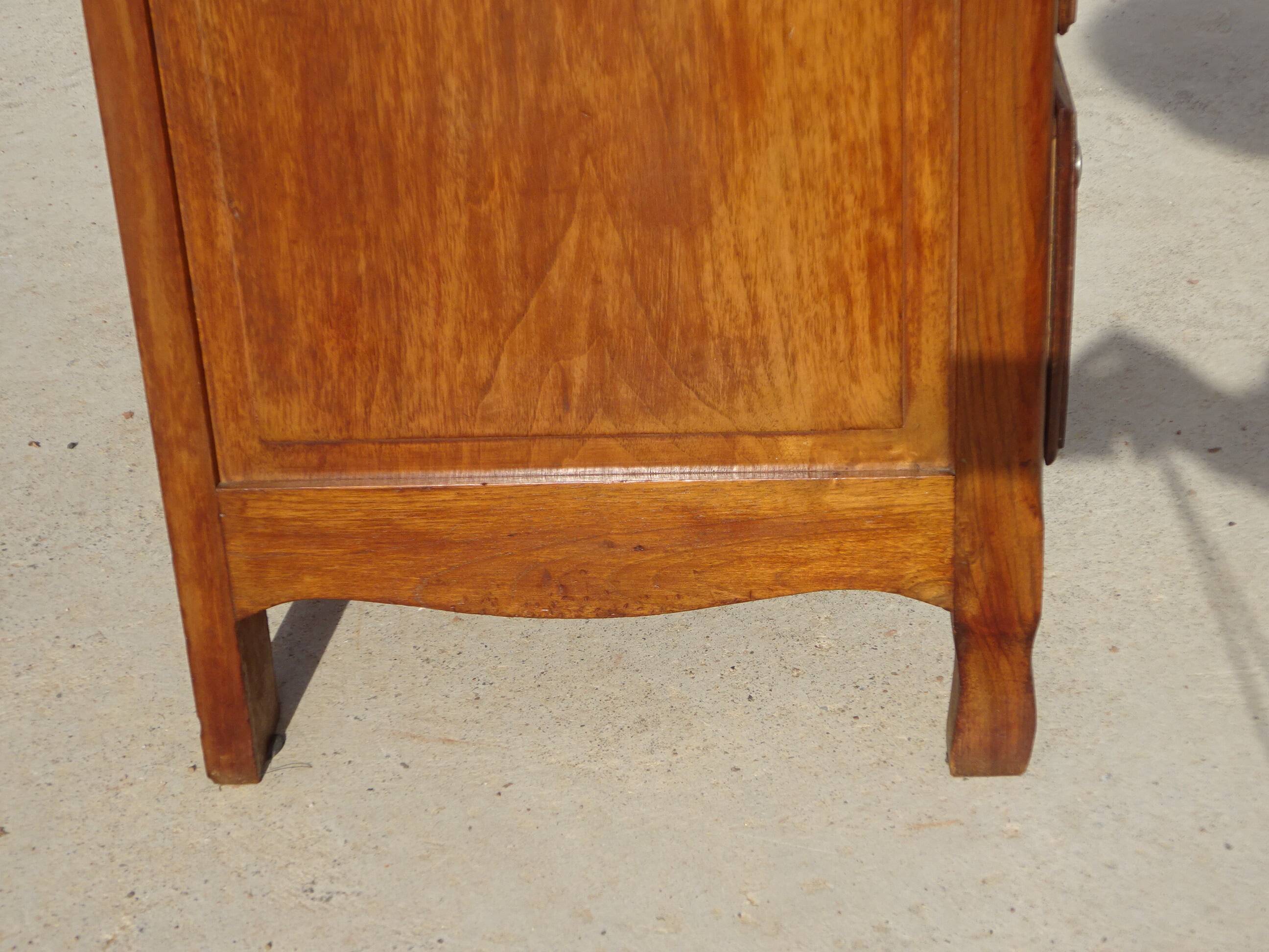 Simple walnut chest of drawers