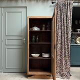 Small Parisian Art Deco showcase