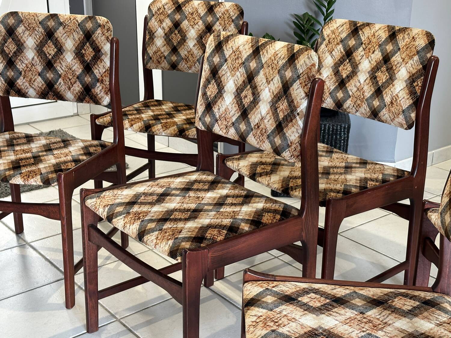 Set of 6 vintage Scandinavian chairs from the 1970s